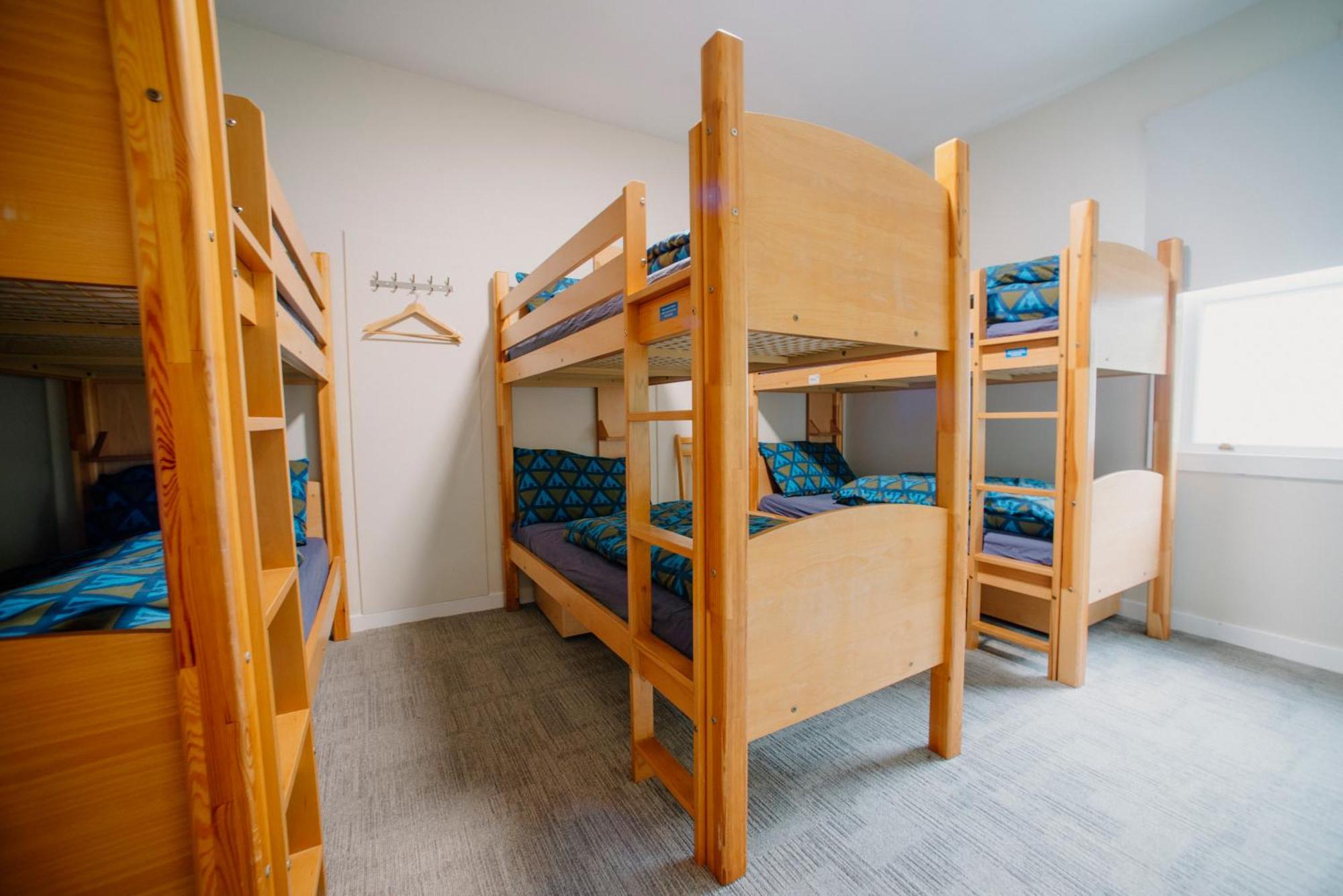Youth Hostel *